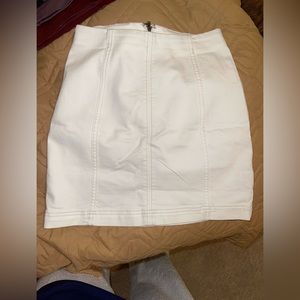 WHITE FREE PEOPLE DENIM SKIRT [SIZE 4] Great condition!